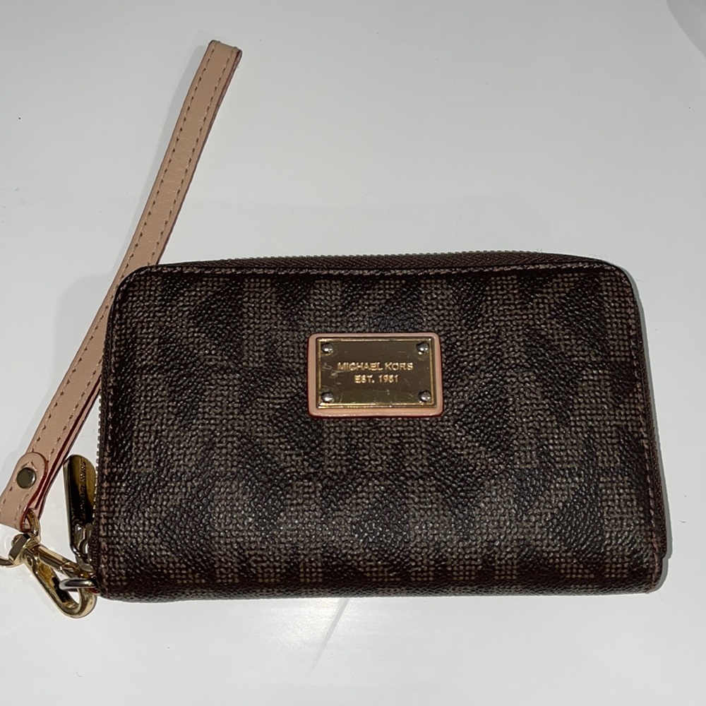 Michael Kora wallet